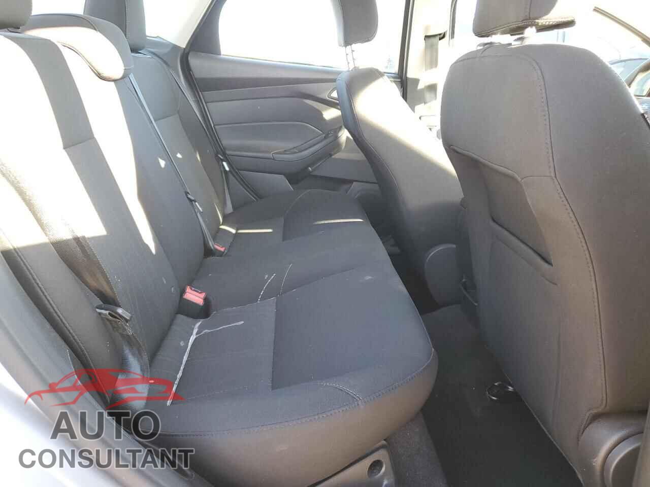 FORD FOCUS 2017 - 1FADP3F22HL336594