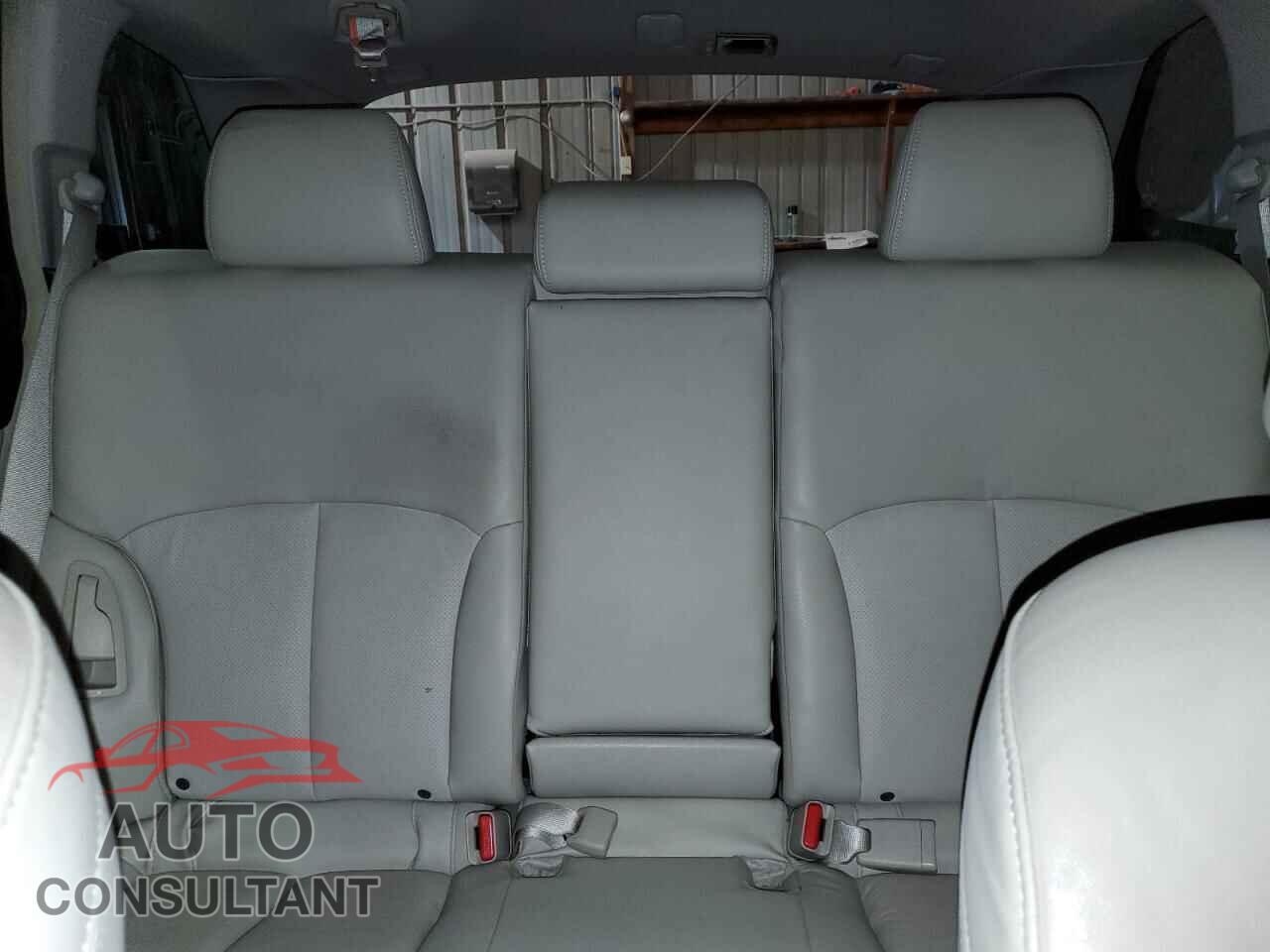 SUBARU OUTBACK 2013 - 4S4BRBKC4D3323470
