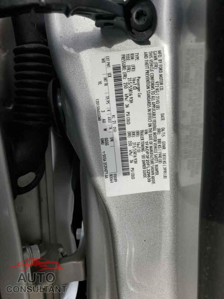 FORD FOCUS 2015 - 1FADP3F20FL329639