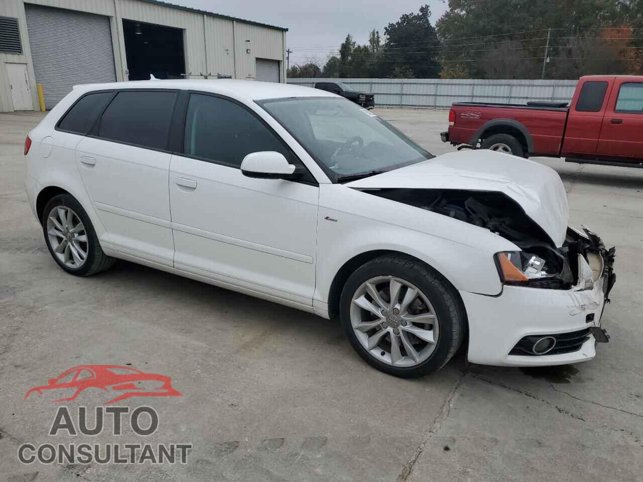AUDI A3 2011 - WAUBFAFM8BA083582