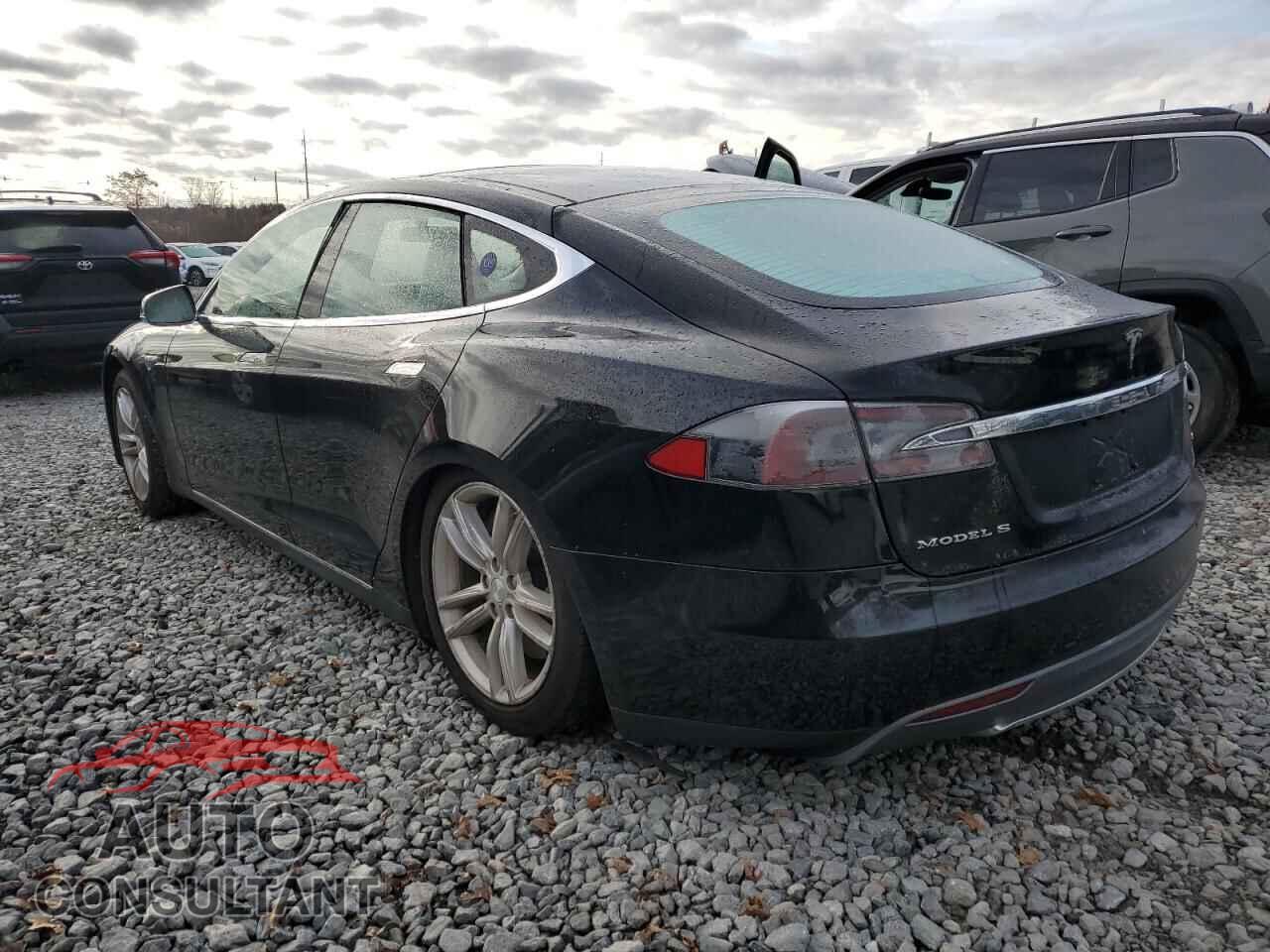 TESLA MODEL S 2014 - 5YJSA1H19EFP38719