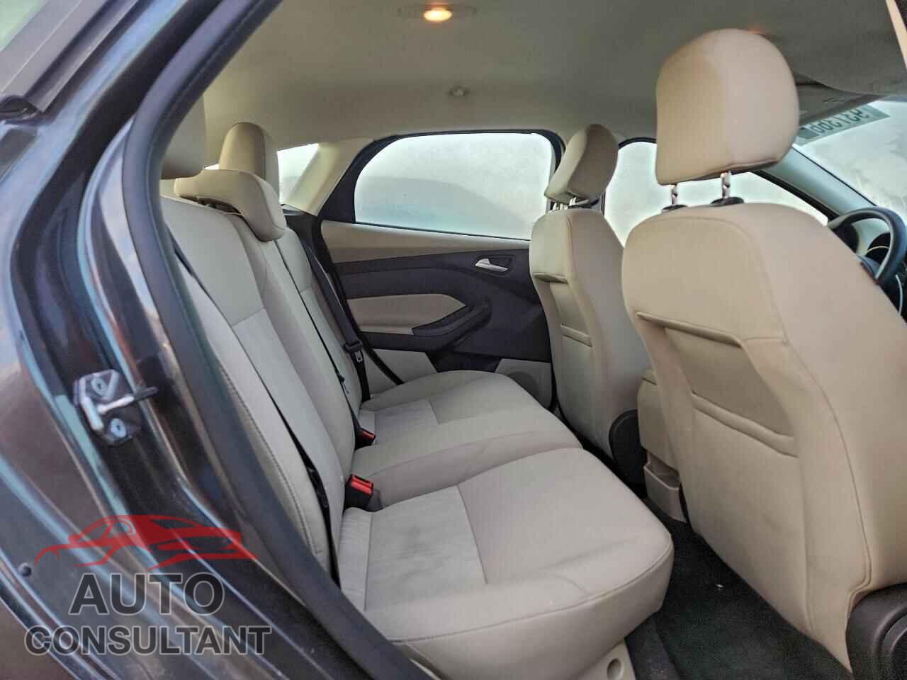 FORD FOCUS 2015 - 1FADP3K29FL369210