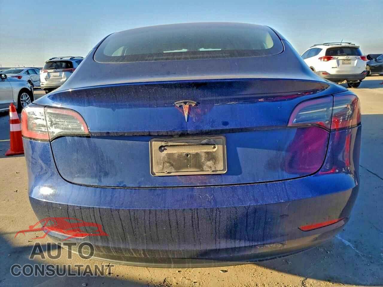 TESLA MODEL 3 2023 - 5YJ3E1EA7PF694039