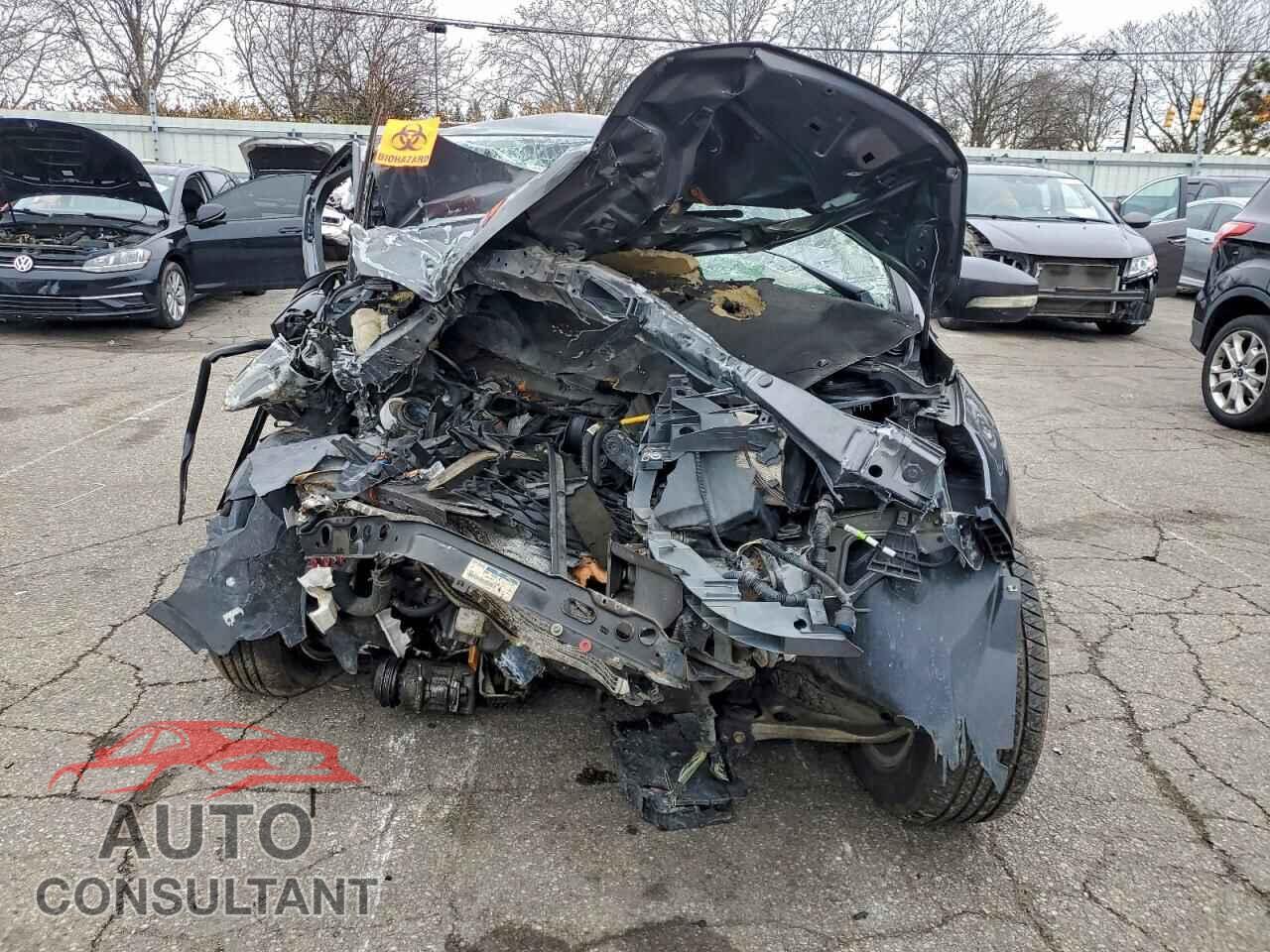 FORD FOCUS 2015 - 1FADP3F22FL229851
