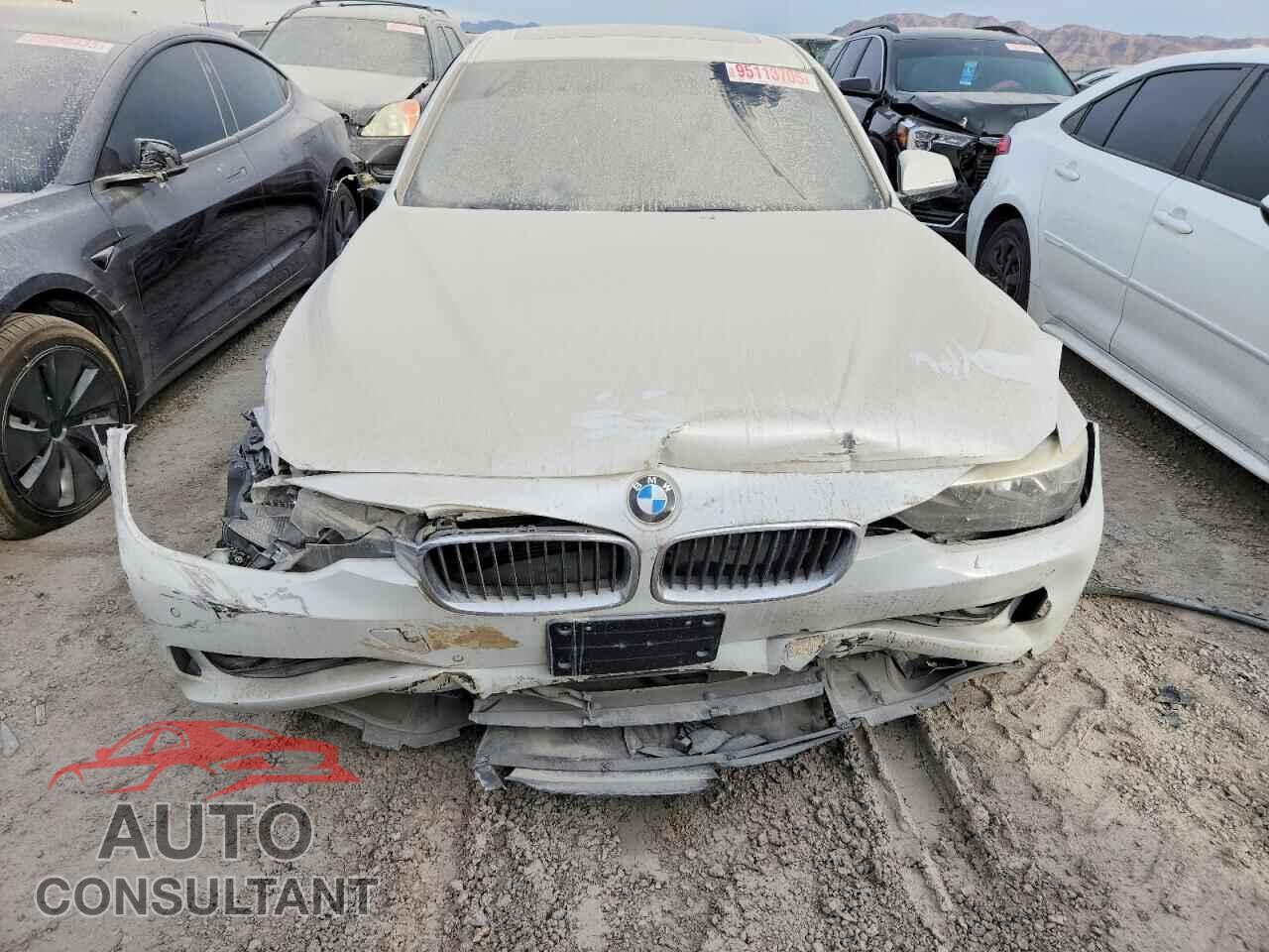 BMW 3 SERIES 2013 - WBA3C1C5XDF436680