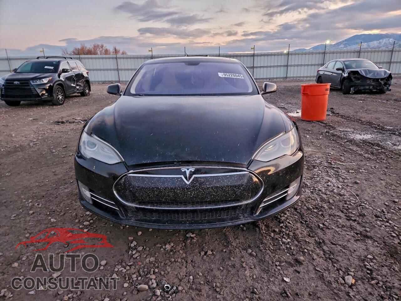 TESLA MODEL S 2013 - 5YJSA1AG5DFP13278