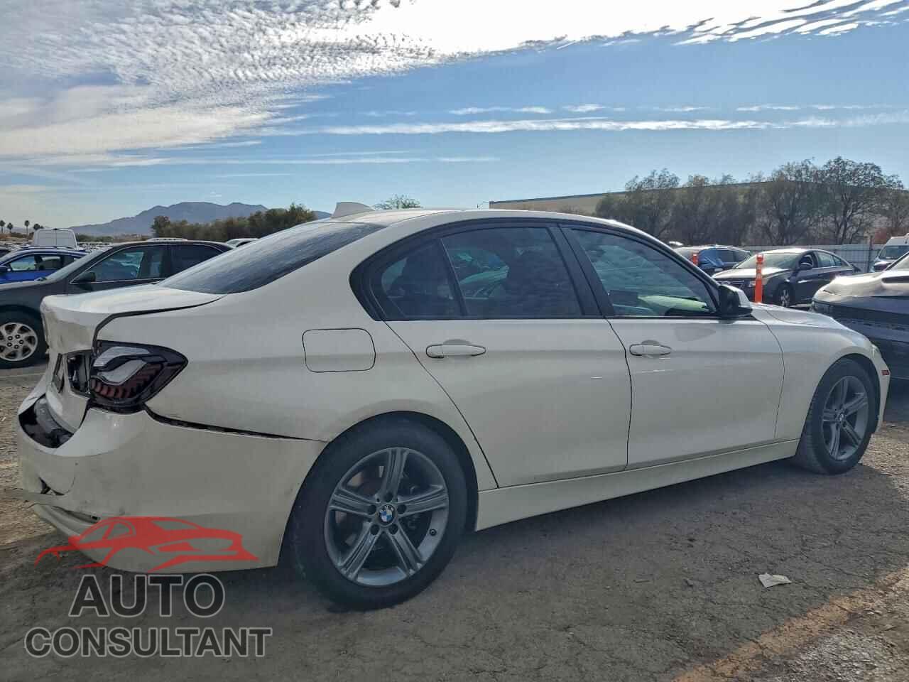 BMW 3 SERIES 2013 - WBA3C1C55DF444010