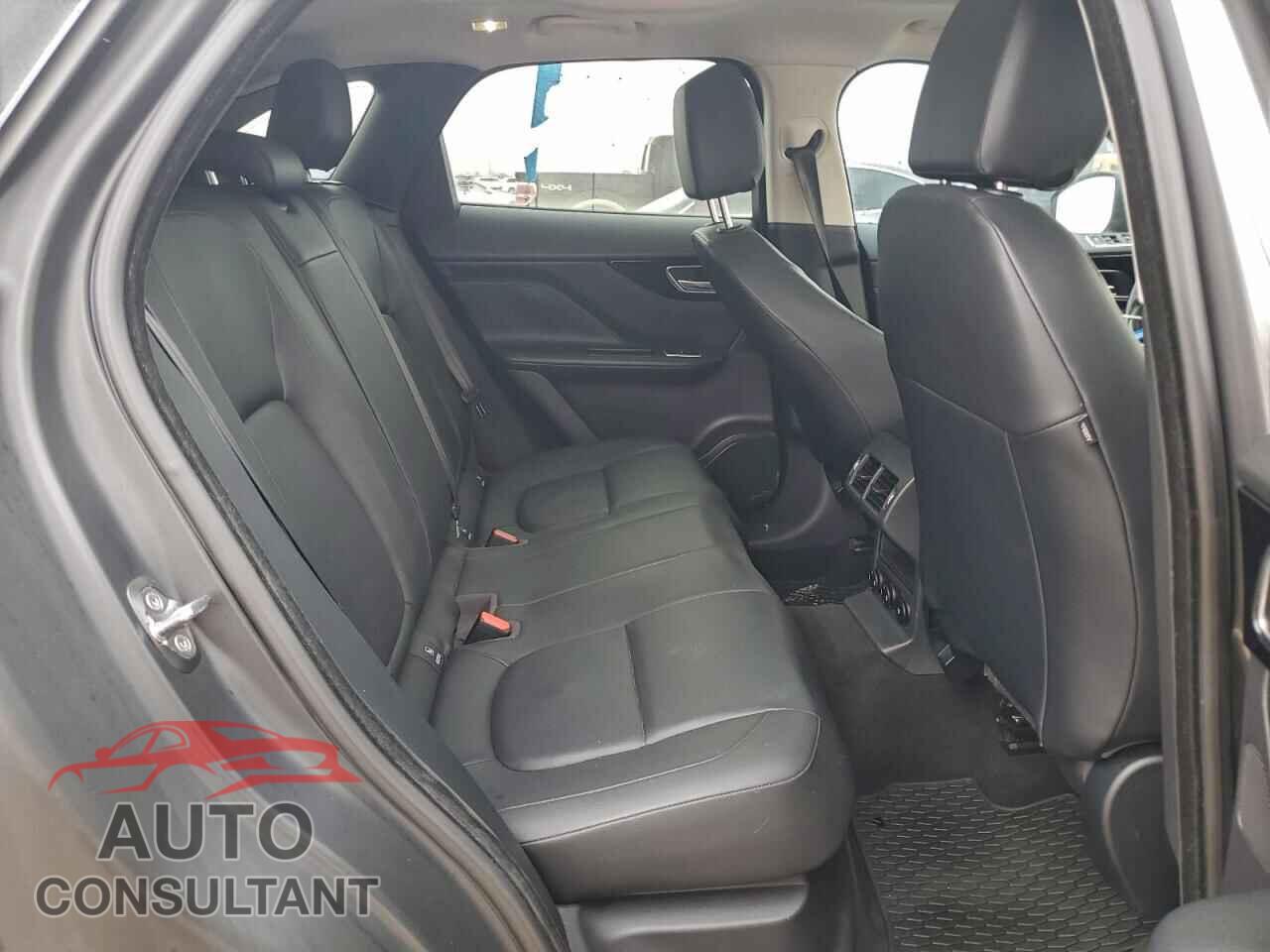 JAGUAR F-PACE 2018 - SADCJ2FX8JA294385