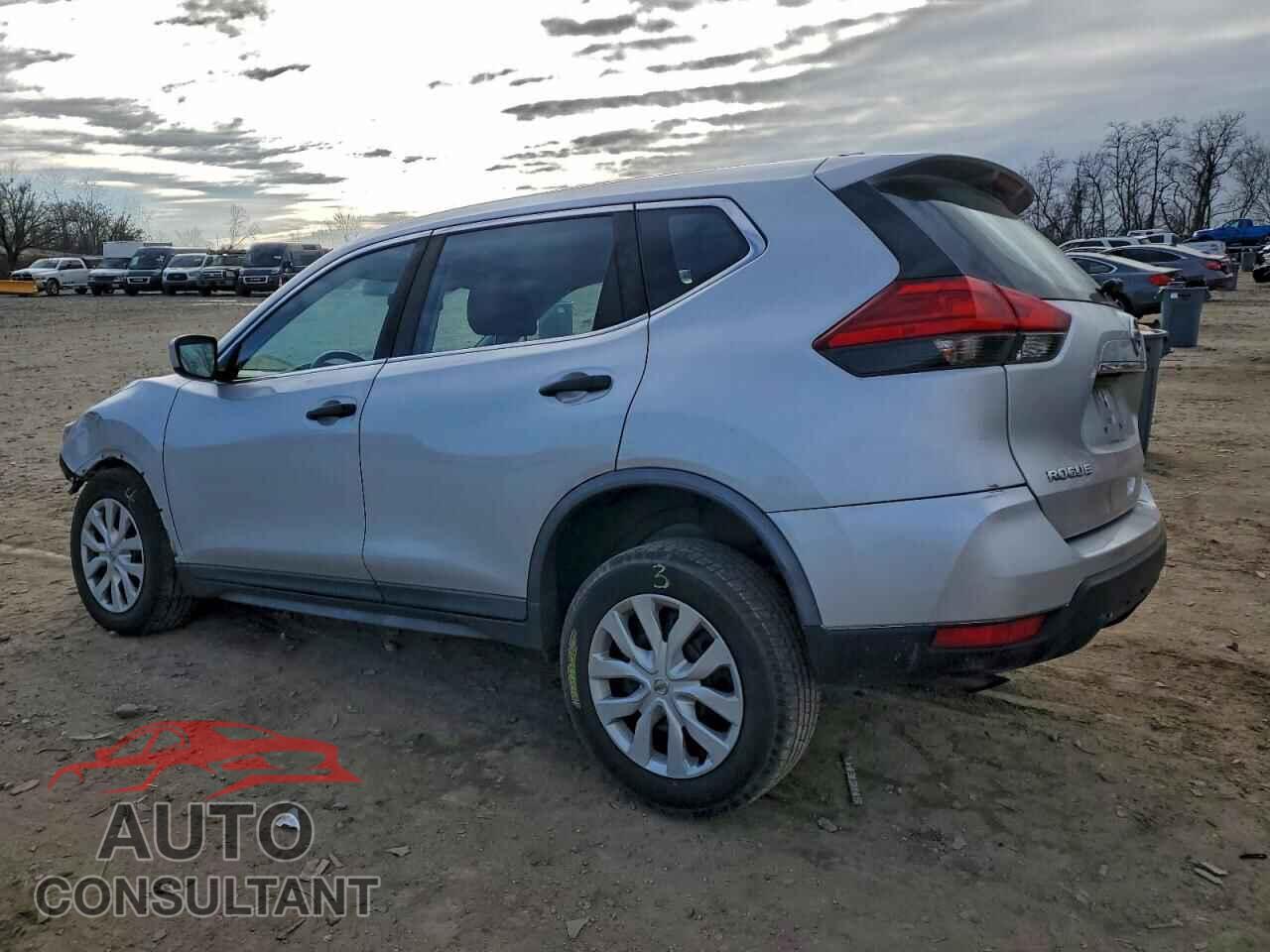 NISSAN ROGUE 2017 - KNMAT2MV1HP558455