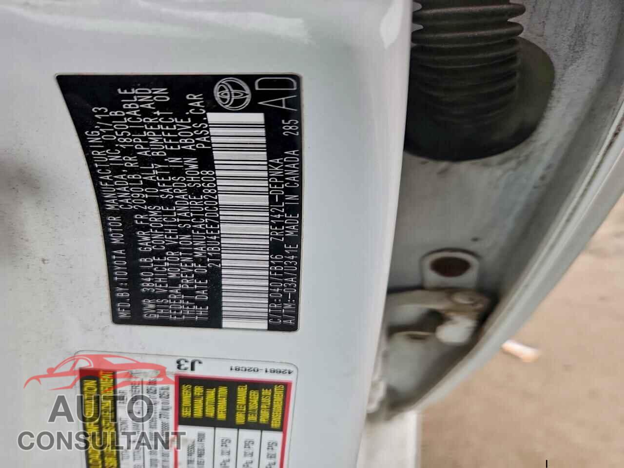 TOYOTA COROLLA 2013 - 2T1BU4EE7DC028608