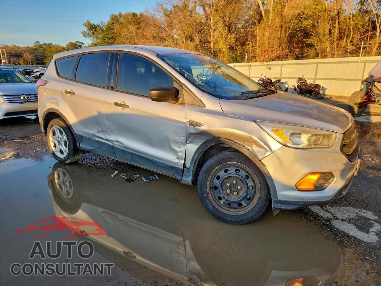 FORD ESCAPE 2017 - 1FMCU0F7XHUB52423