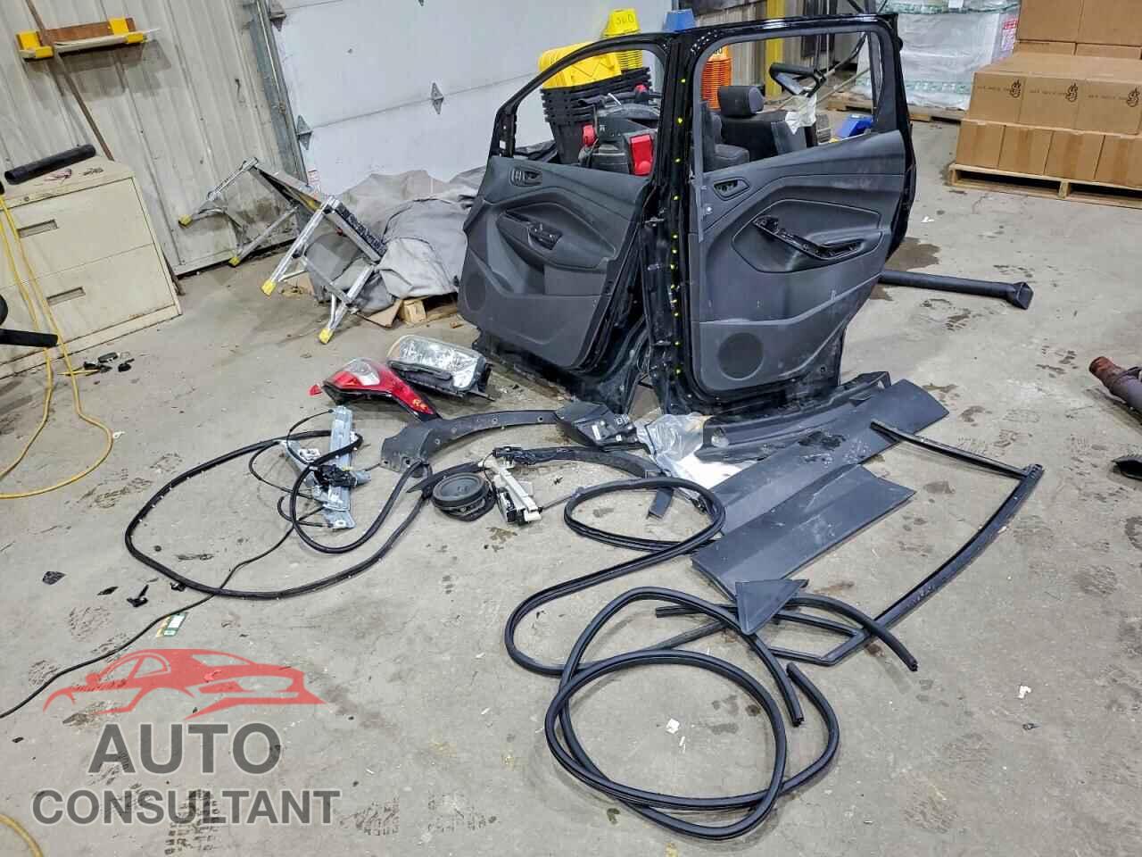 FORD ESCAPE 2017 - 1FMCU0F76HUE81880