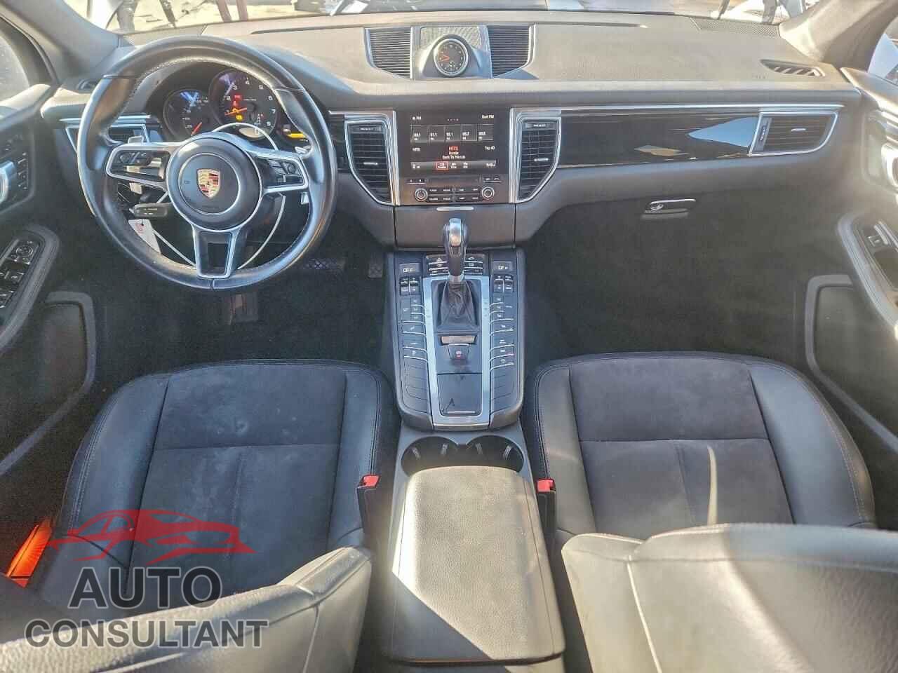 PORSCHE MACAN 2017 - WP1AA2A50HLB03838