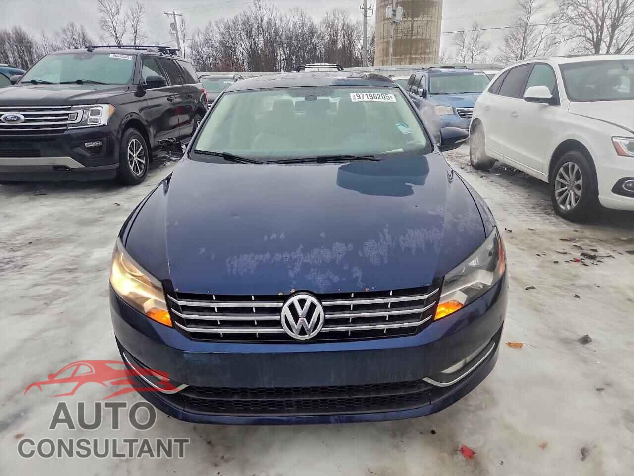 VOLKSWAGEN PASSAT 2012 - 1VWCH7A32CC028003
