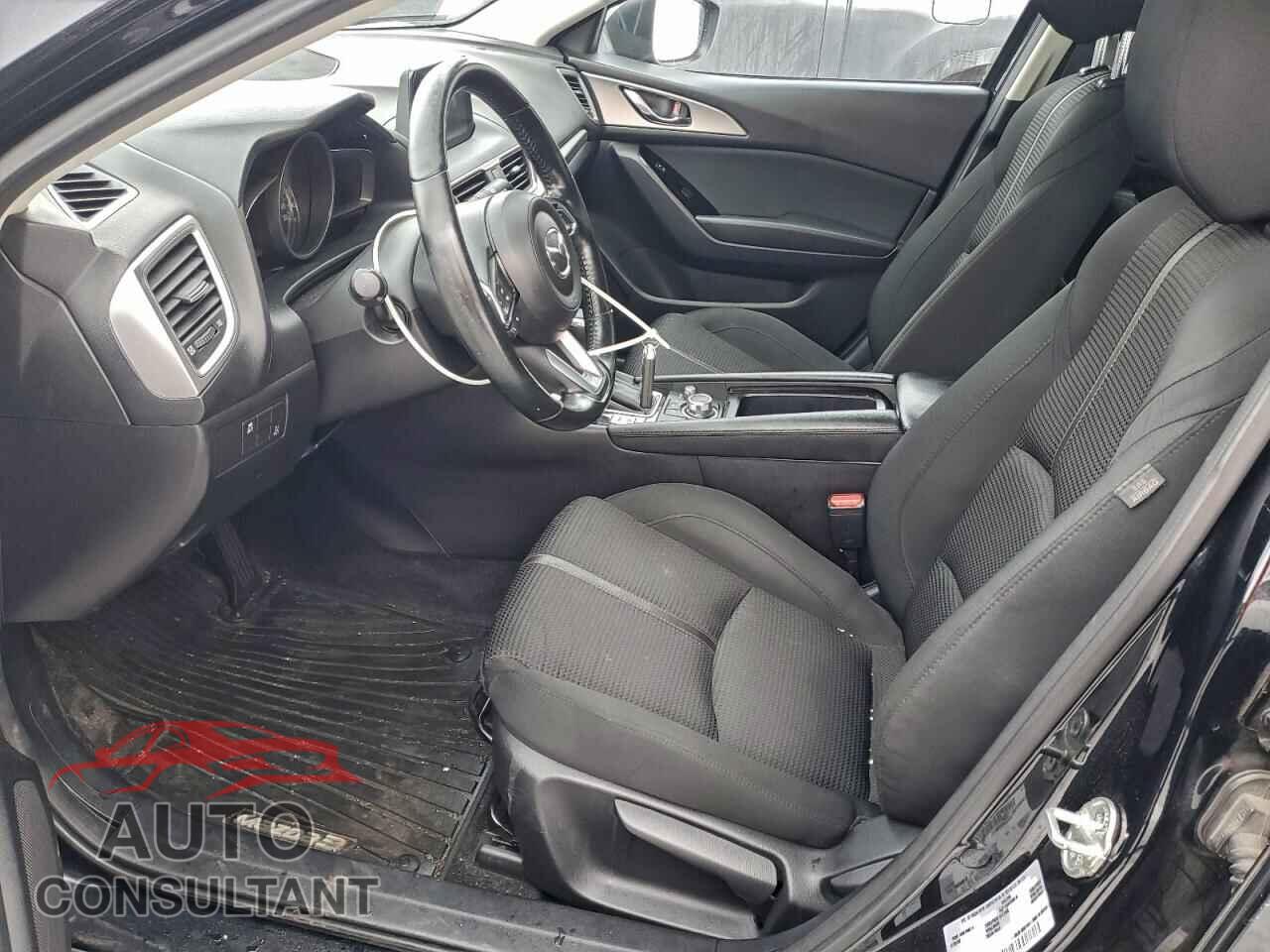 MAZDA 3 2018 - 3MZBN1L79JM218829