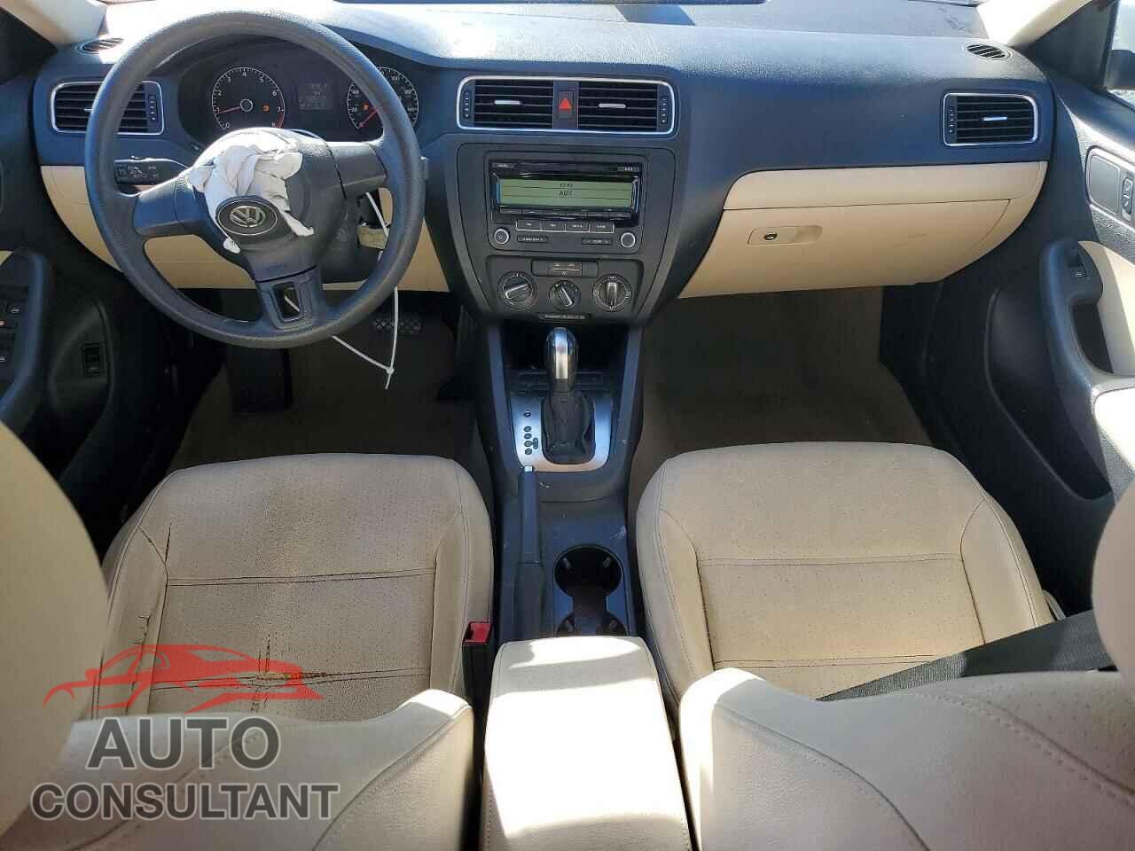 VOLKSWAGEN JETTA 2011 - 3VWDX7AJ6BM055594