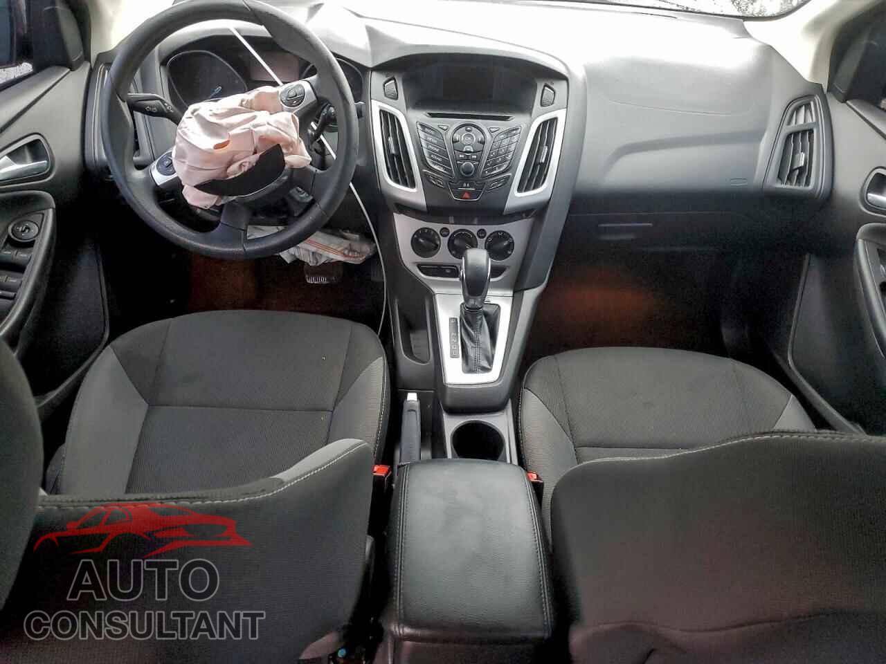 FORD FOCUS 2014 - 1FADP3F2XEL102294