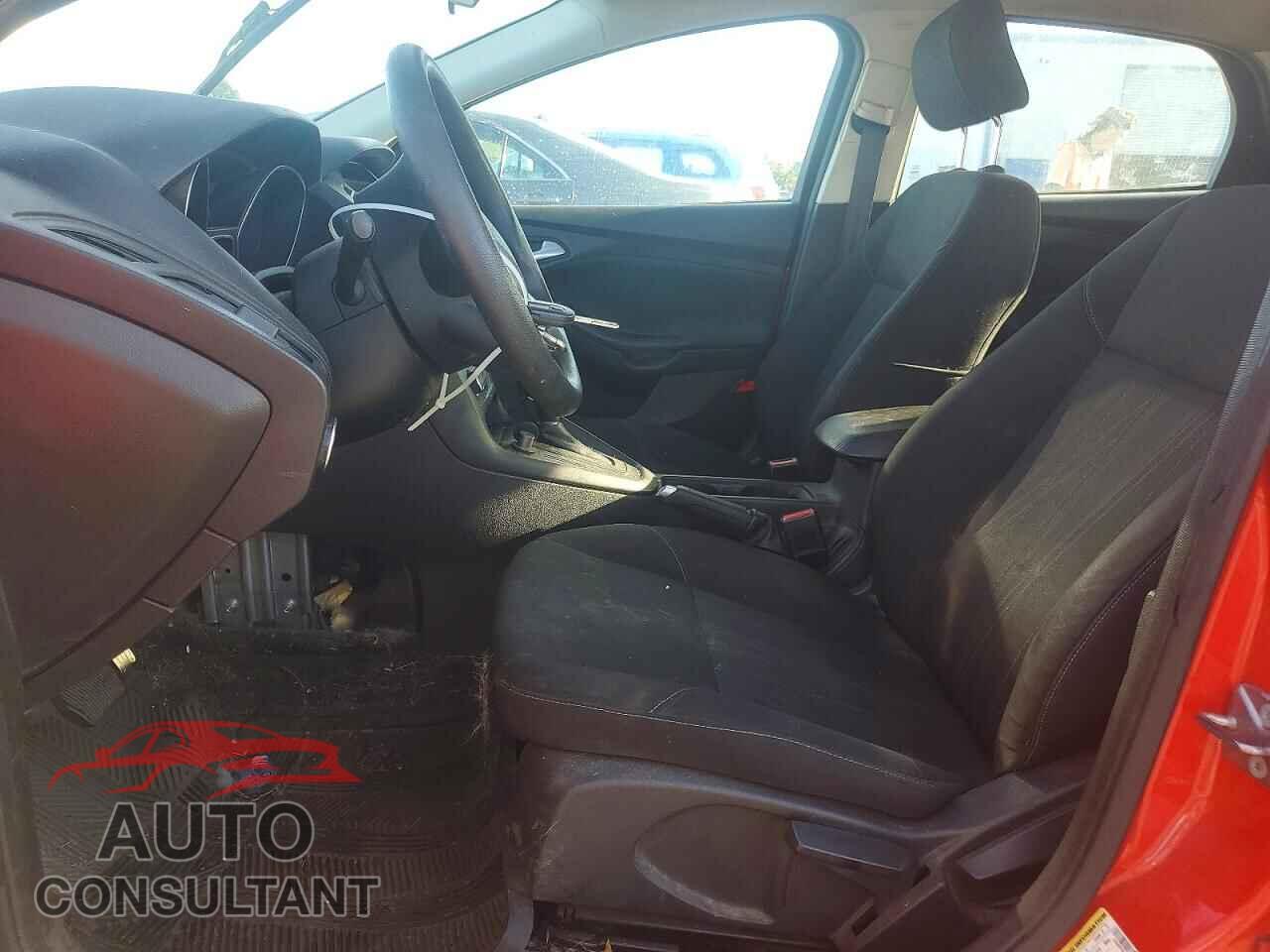 FORD FOCUS 2015 - 1FADP3K22FL326960