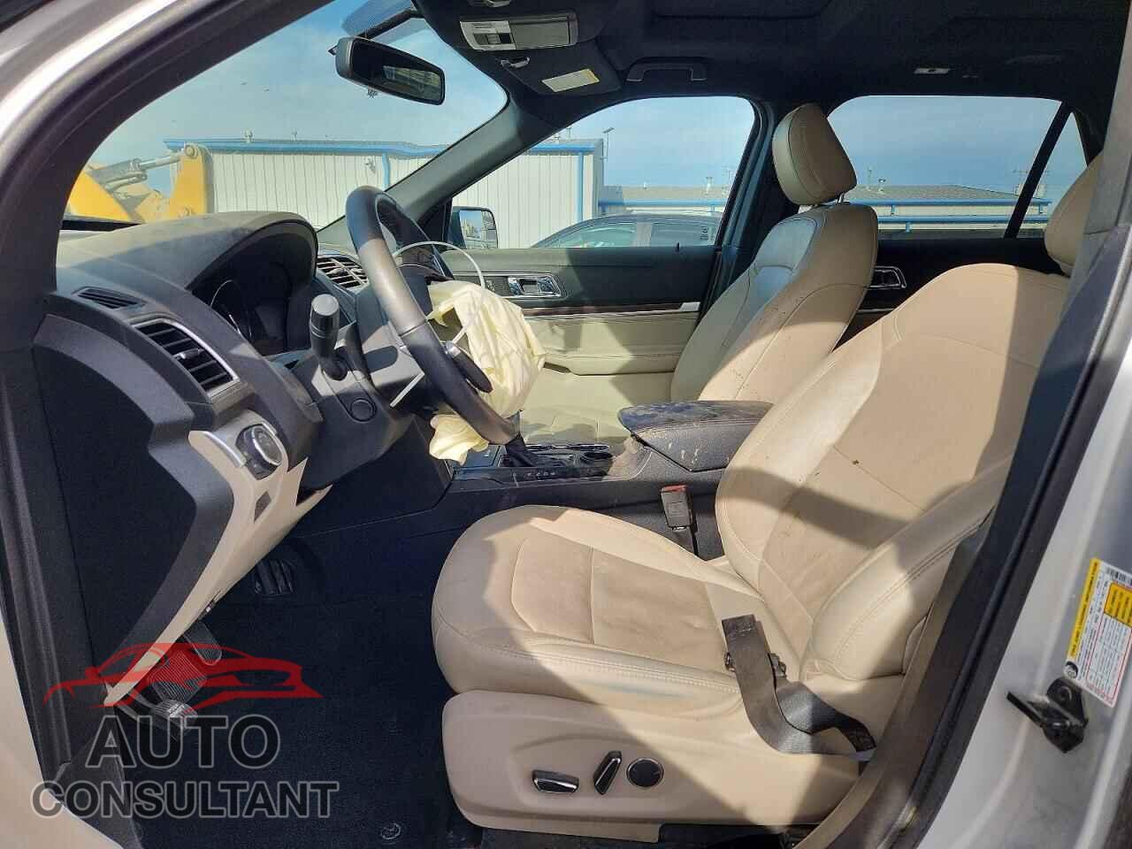 FORD EXPLORER 2018 - 1FM5K7F88JGB45720