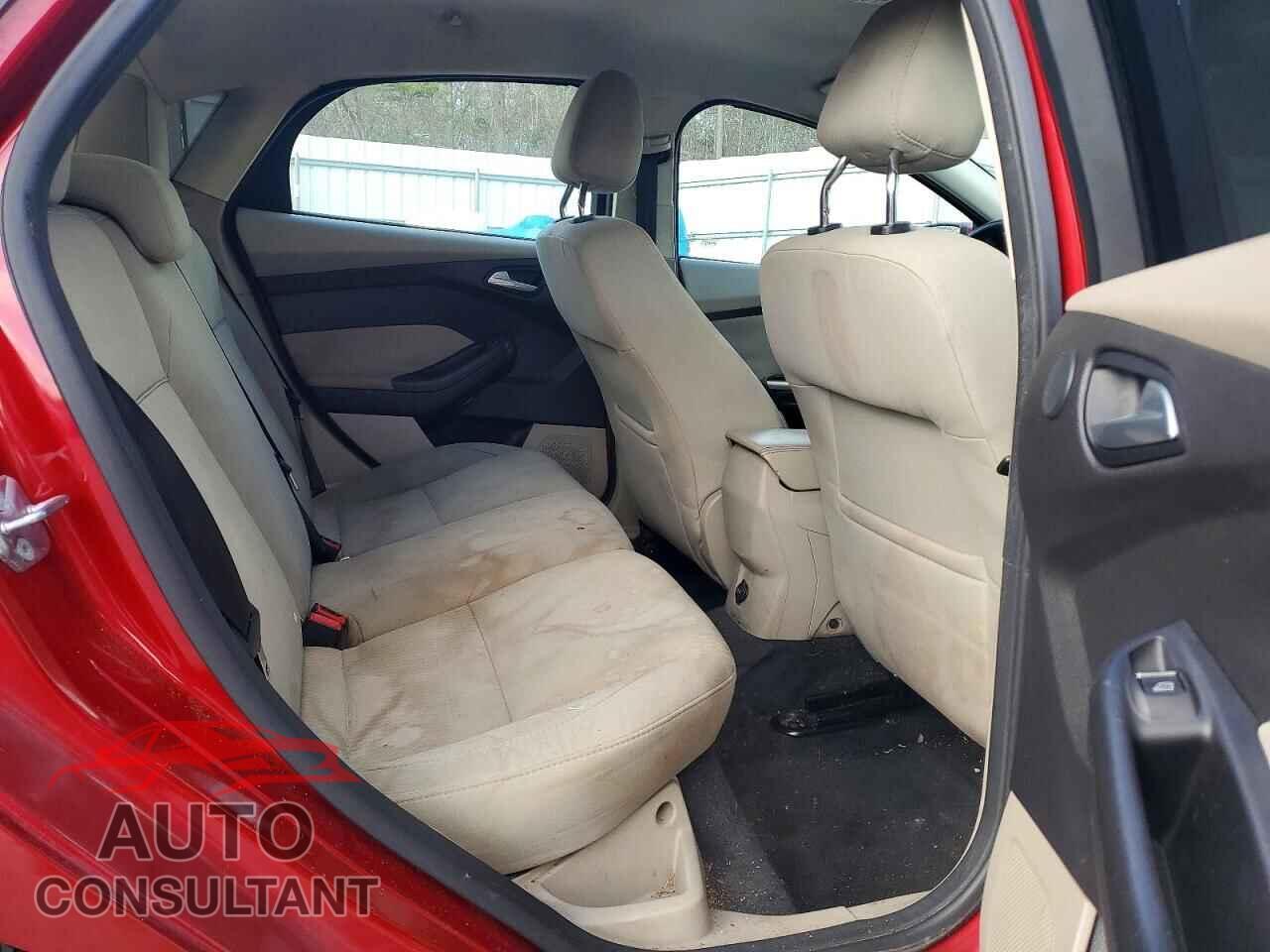 FORD FOCUS 2012 - 1FAHP3H21CL384983