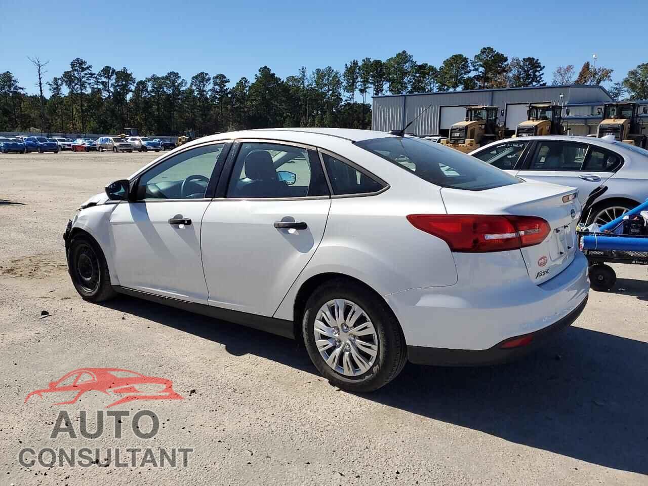 FORD FOCUS 2015 - 1FADP3E29FL342584