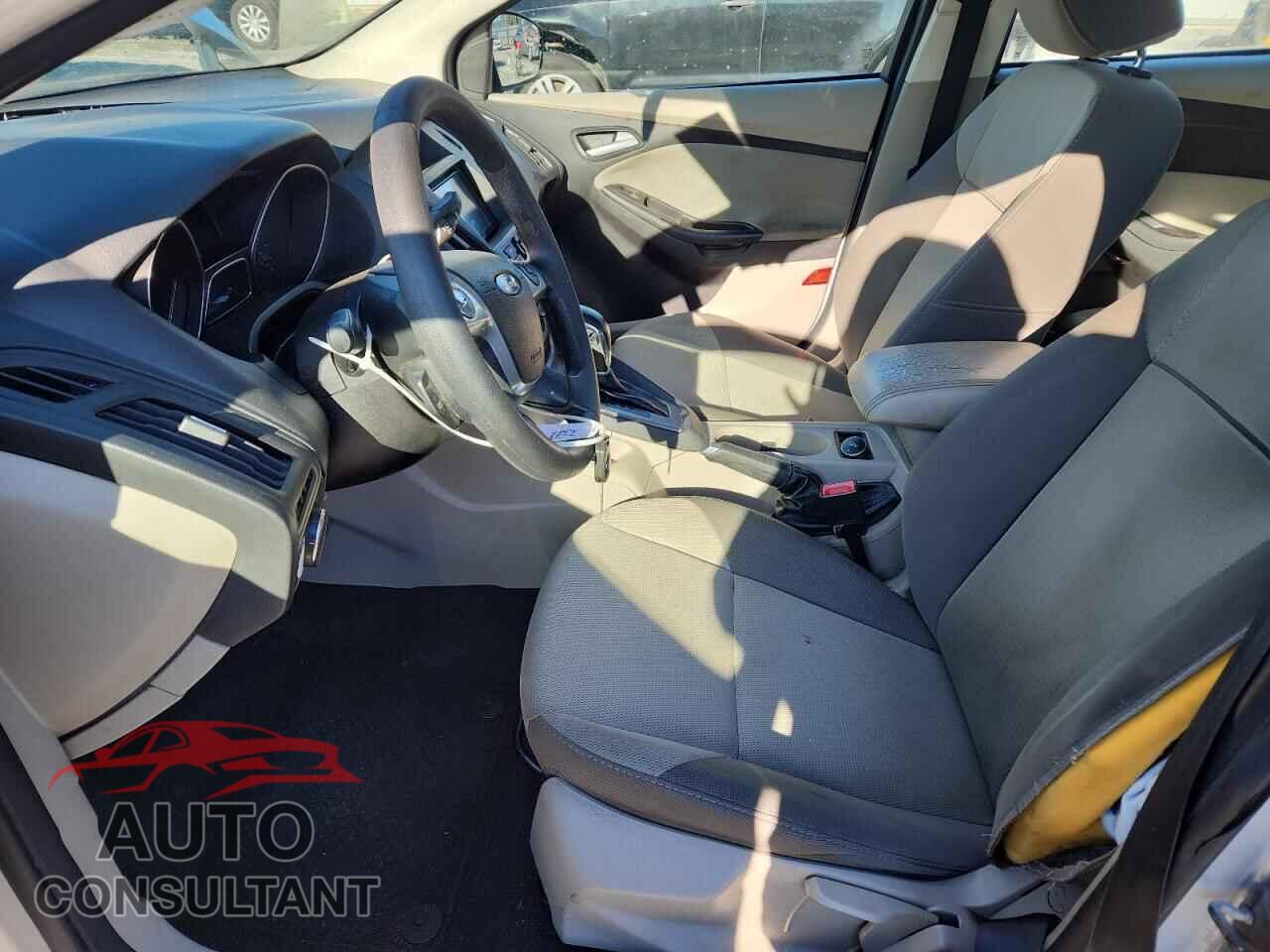 FORD FOCUS 2014 - 1FADP3F28EL403047