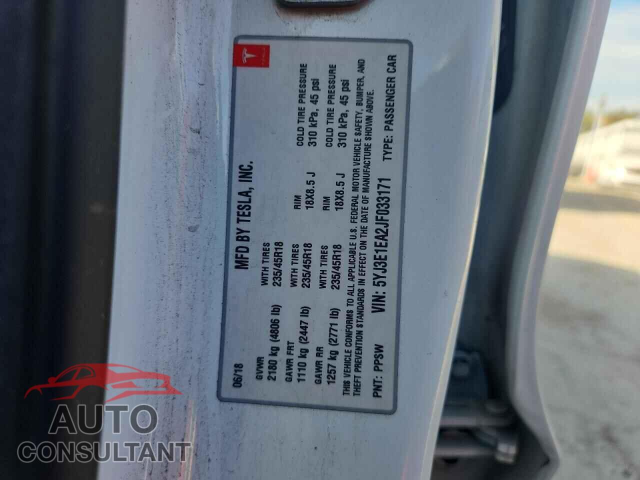 TESLA MODEL 3 2018 - 5YJ3E1EA2JF033171