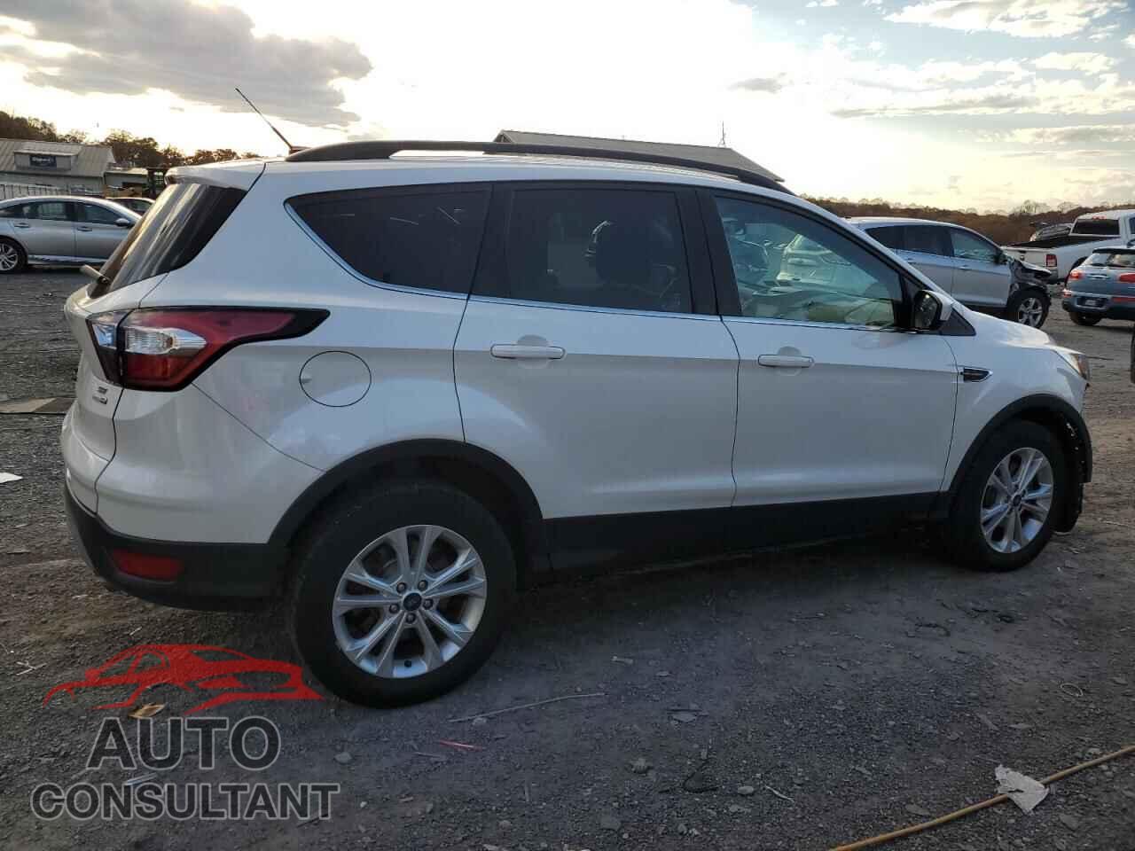 FORD ESCAPE 2017 - 1FMCU9GD6HUD25962
