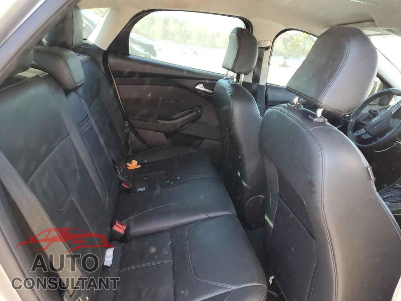 FORD FOCUS 2015 - 1FADP3K28FL370106