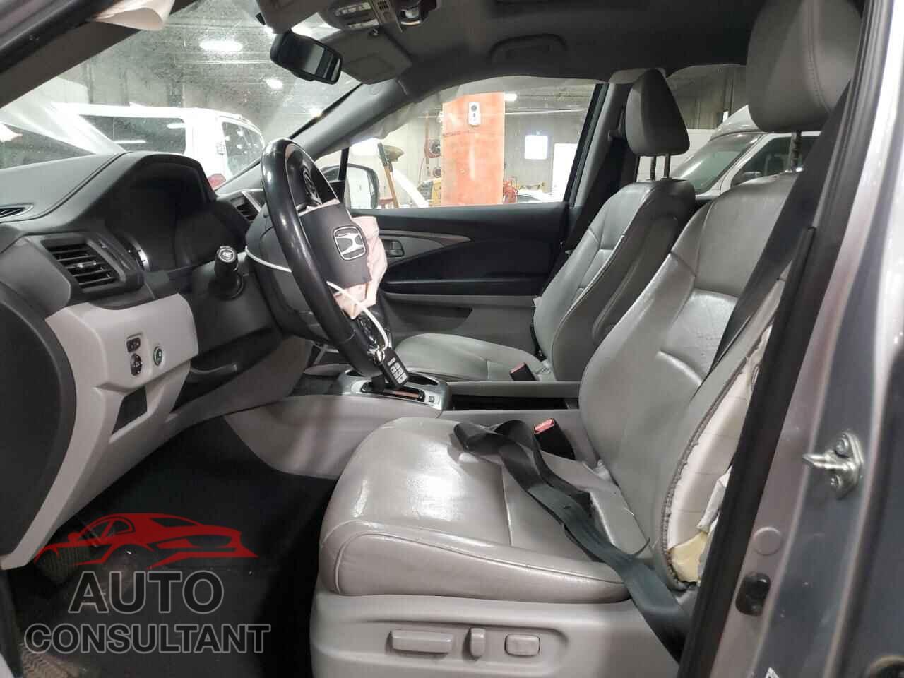 HONDA PILOT 2017 - 5FNYF6H53HB087197