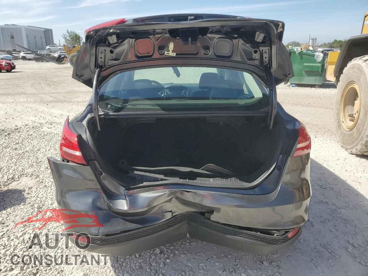 FORD FOCUS 2017 - 1FADP3E24HL337862