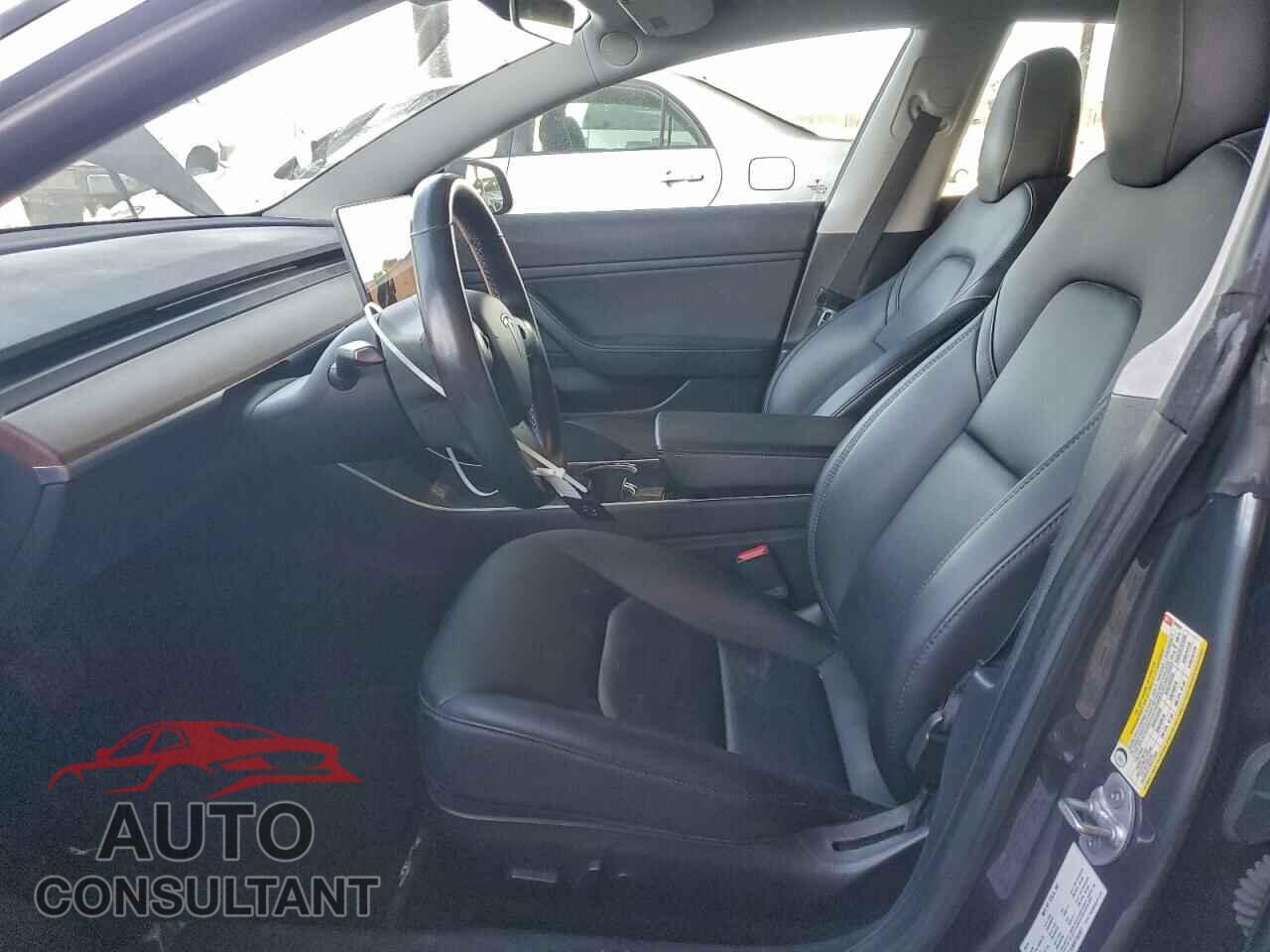 TESLA MODEL 3 2019 - 5YJ3E1EB0KF385921