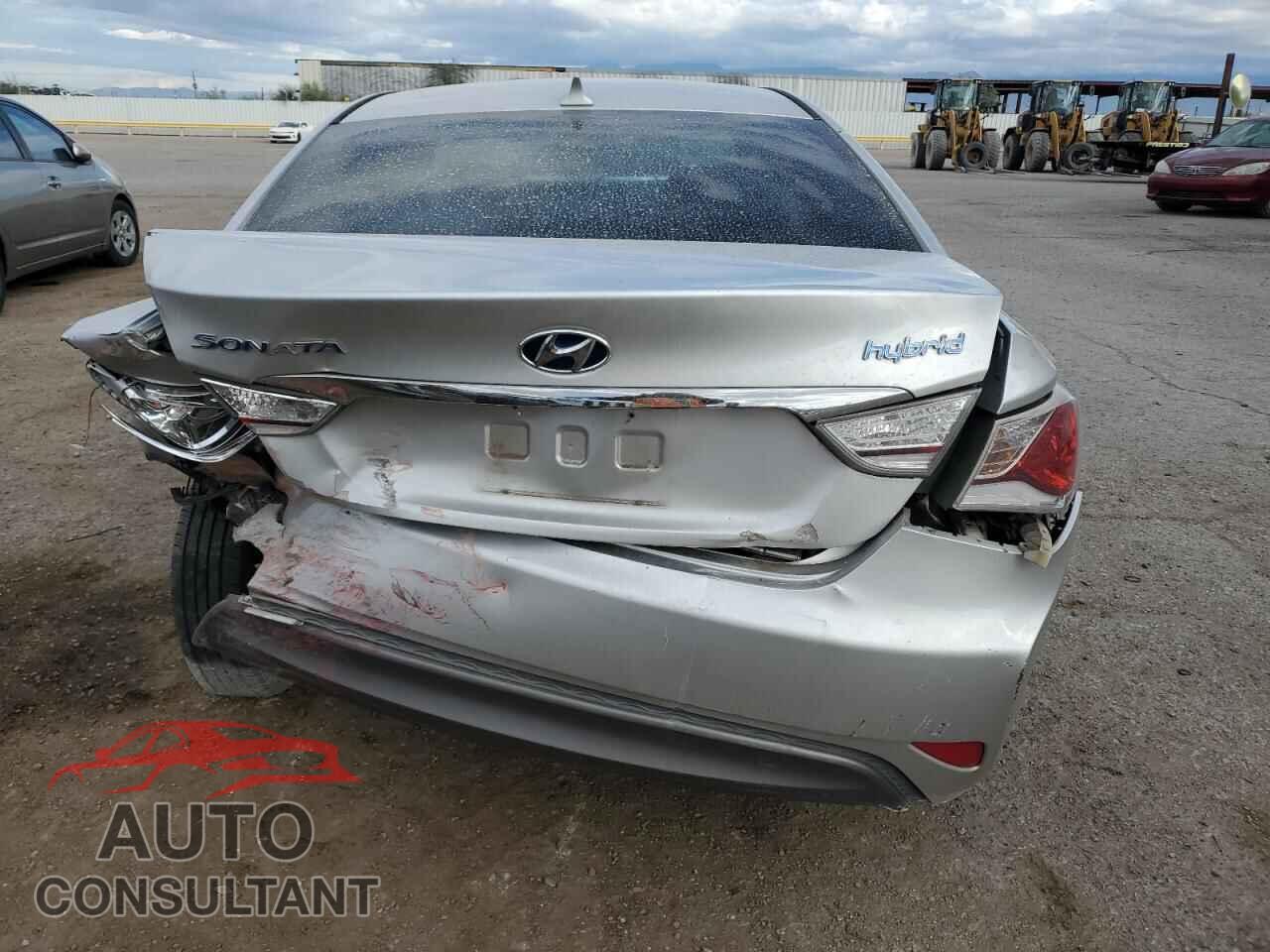 HYUNDAI SONATA 2011 - KMHEC4A46BA006755