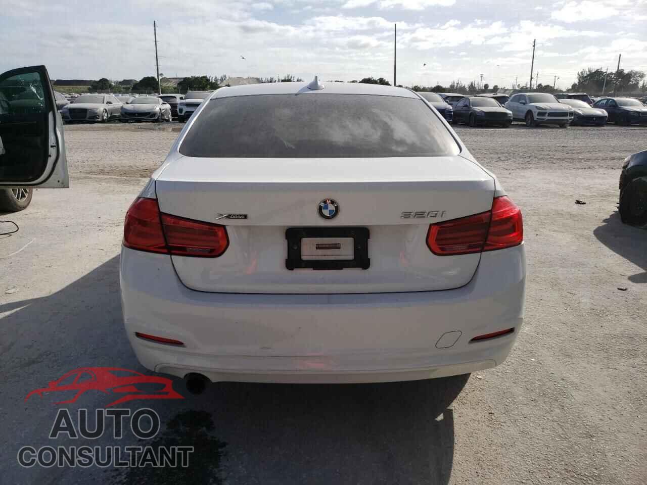 BMW 3 SERIES 2016 - WBA8E5G52GNU20453