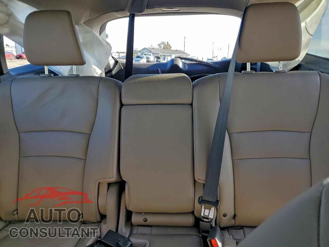 HONDA PILOT 2017 - 5FNYF5H80HB034641
