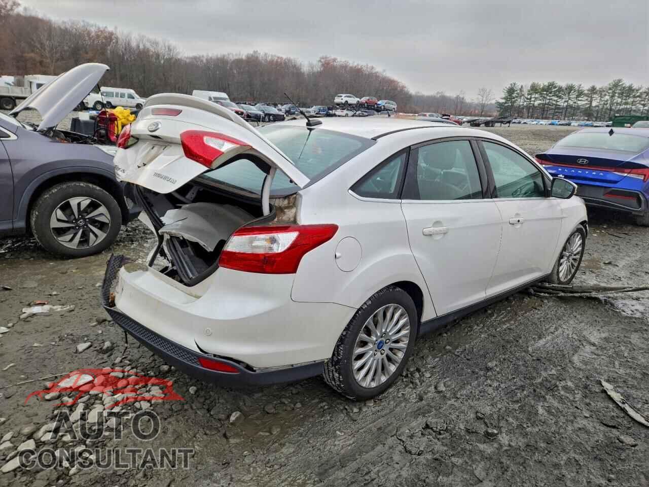 FORD FOCUS 2012 - 1FAHP3J28CL187366