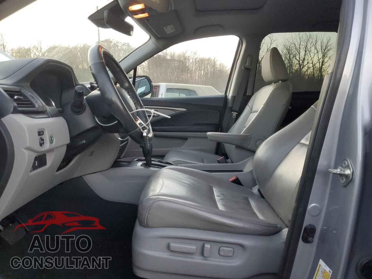 HONDA PILOT 2019 - 5FNYF6H58KB089082