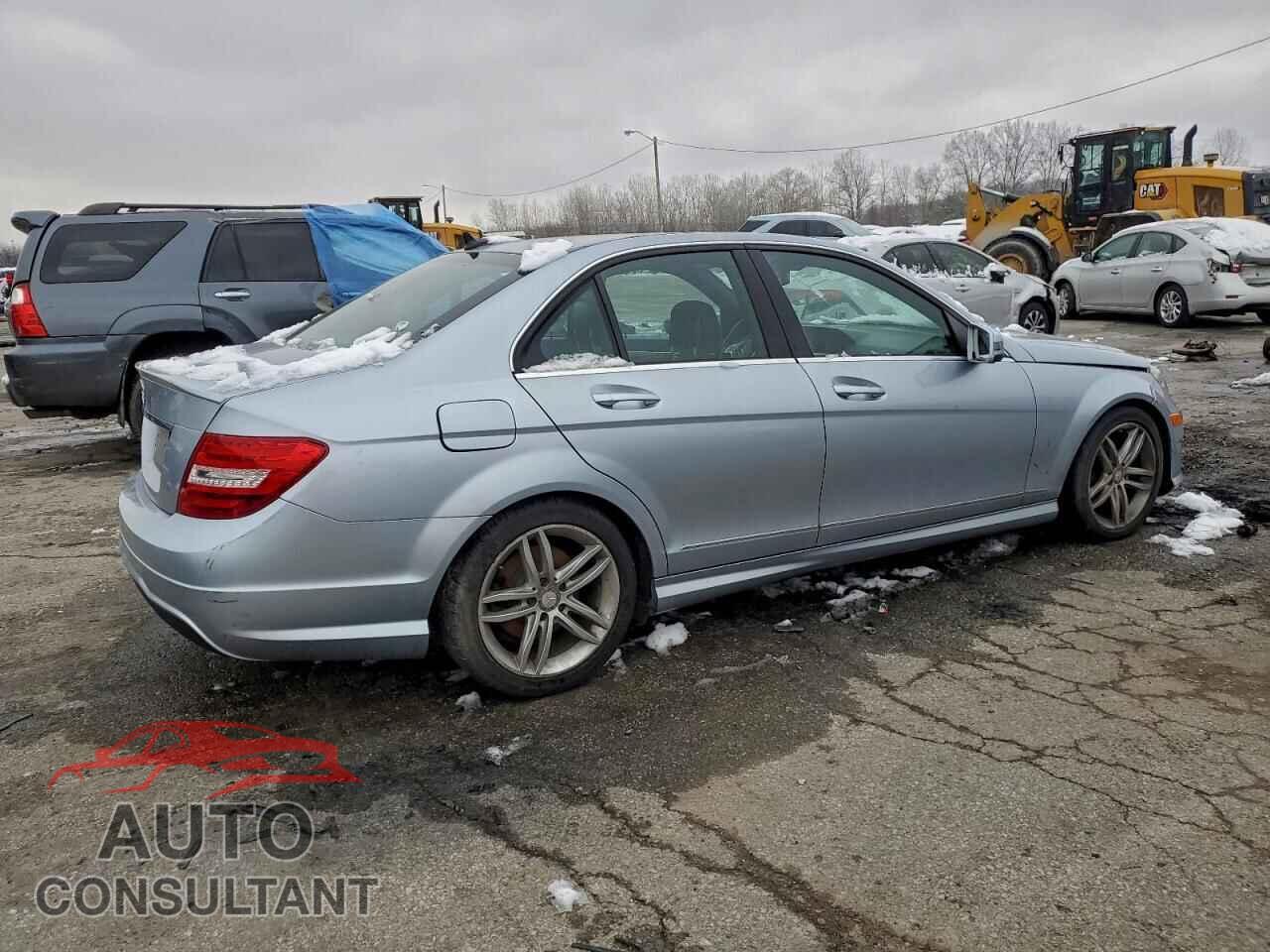 MERCEDES-BENZ C-CLASS 2013 - WDDGF4HB1DA800600