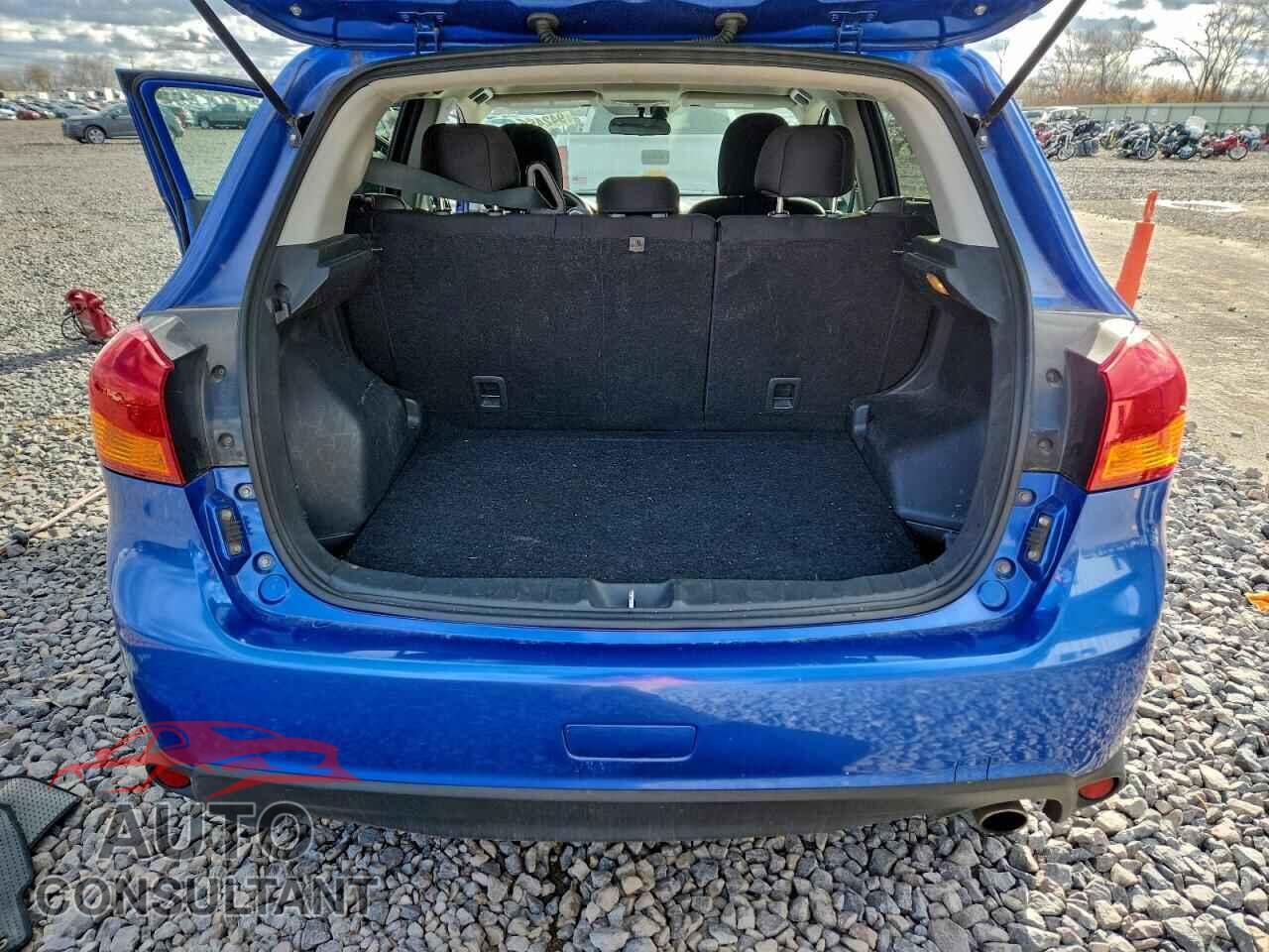 MITSUBISHI OUTLANDER 2015 - 4A4AR4AU4FE057437