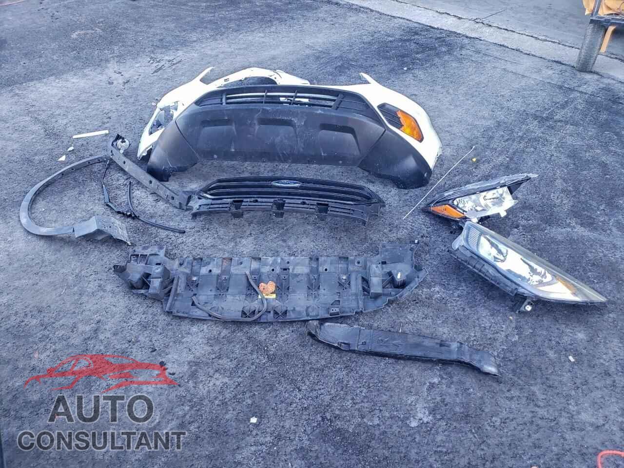FORD ESCAPE 2018 - 1FMCU0F76JUB97011