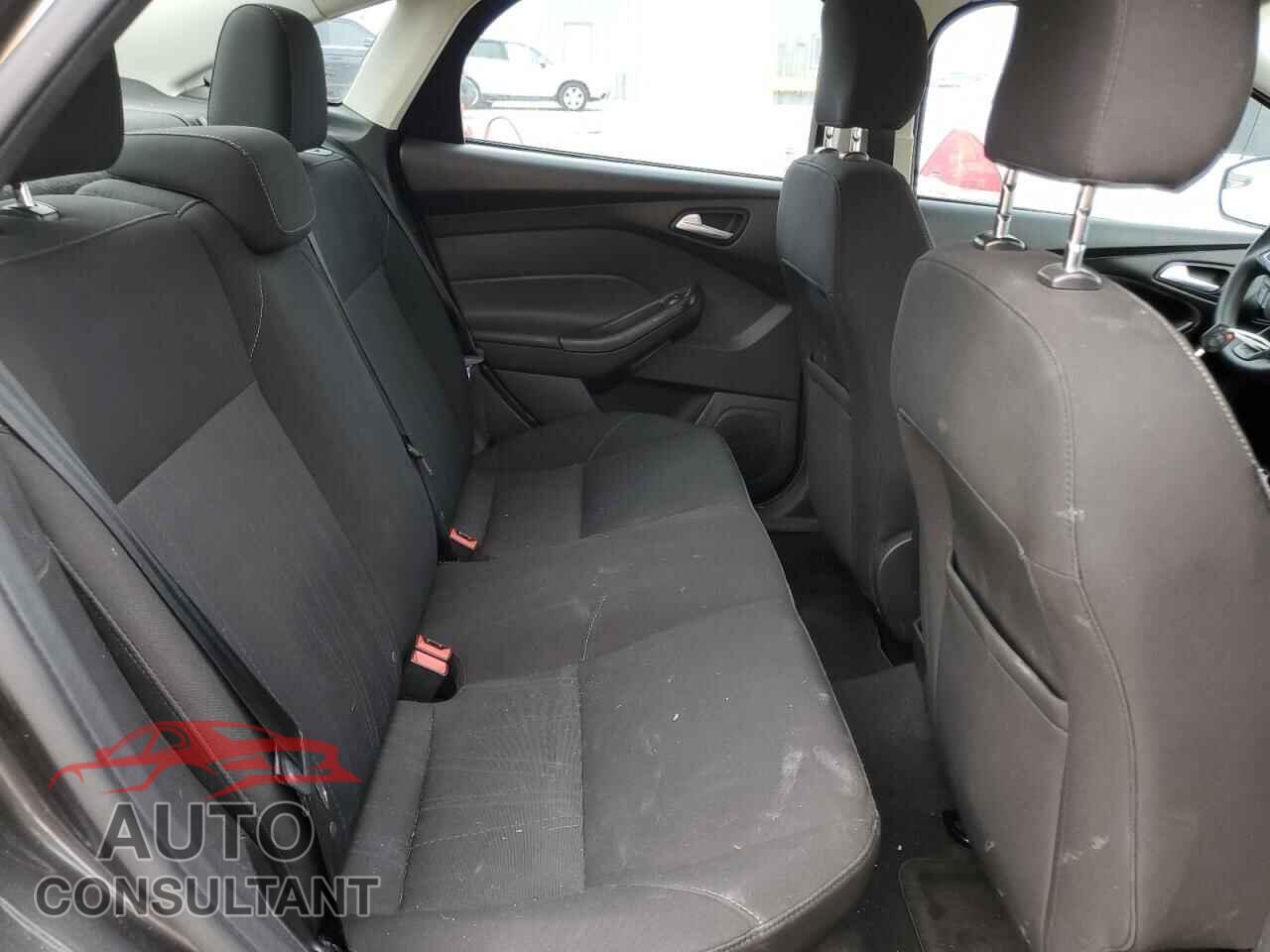 FORD FOCUS 2015 - 1FADP3F20FL357036