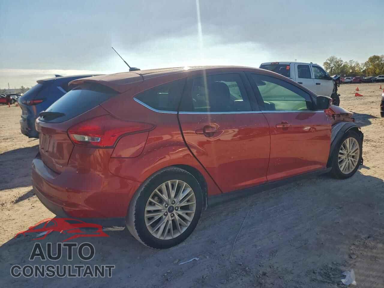 FORD FOCUS 2018 - 1FADP3N20JL247355