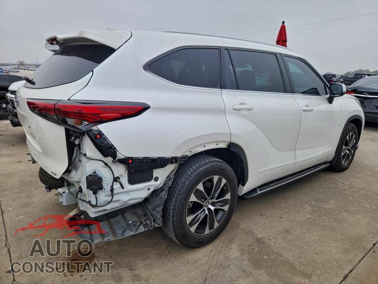 TOYOTA HIGHLANDER 2021 - 5TDGZRAH0MS031846