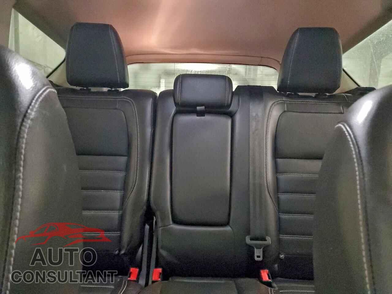FORD ESCAPE 2017 - 1FMCU9J97HUE73610
