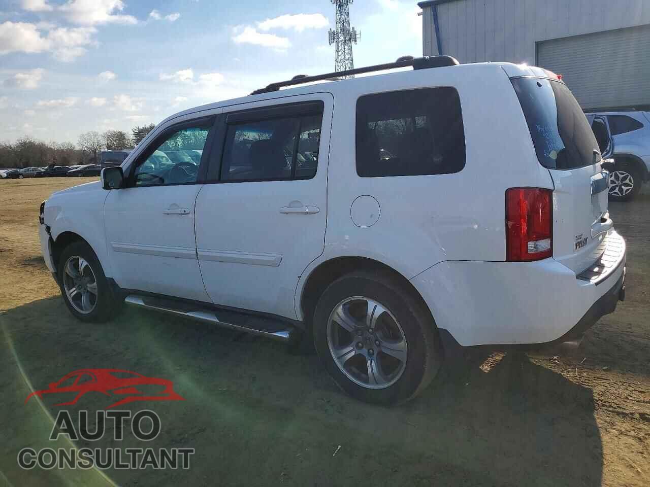 HONDA PILOT 2015 - 5FNYF4H38FB048587