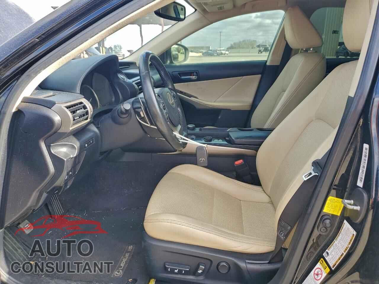 LEXUS IS 2014 - JTHBF1D20E5016717