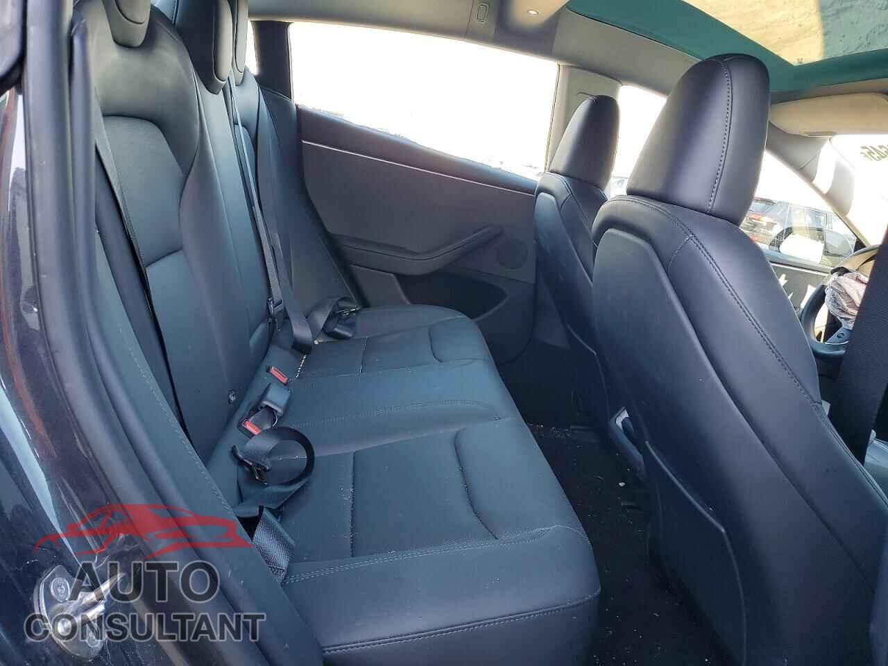 TESLA MODEL 3 2024 - 5YJ3E1EA1RF773595