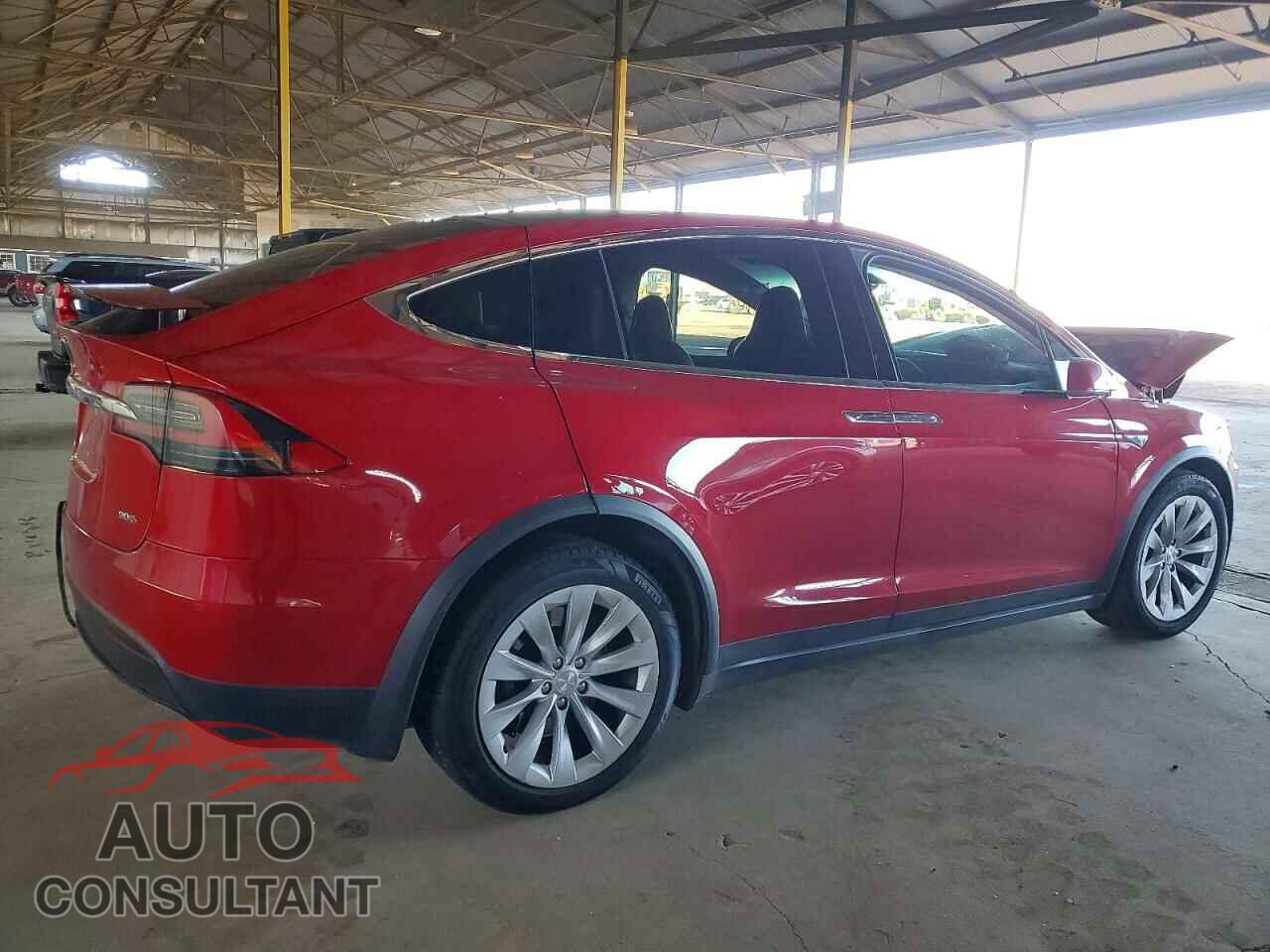 TESLA MODEL X 2016 - 5YJXCBE21GF005585