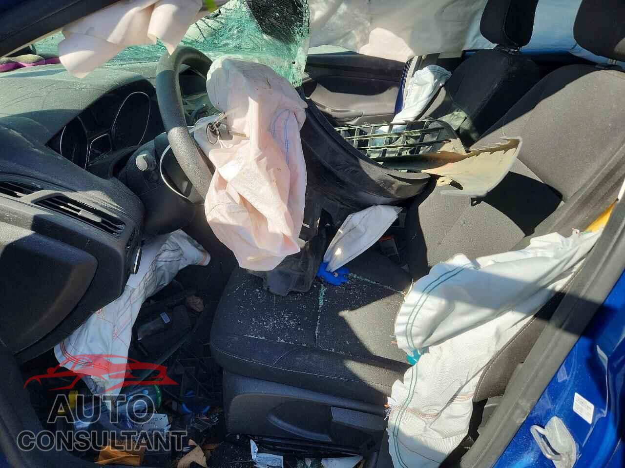FORD FOCUS 2018 - 1FADP3F22JL298418