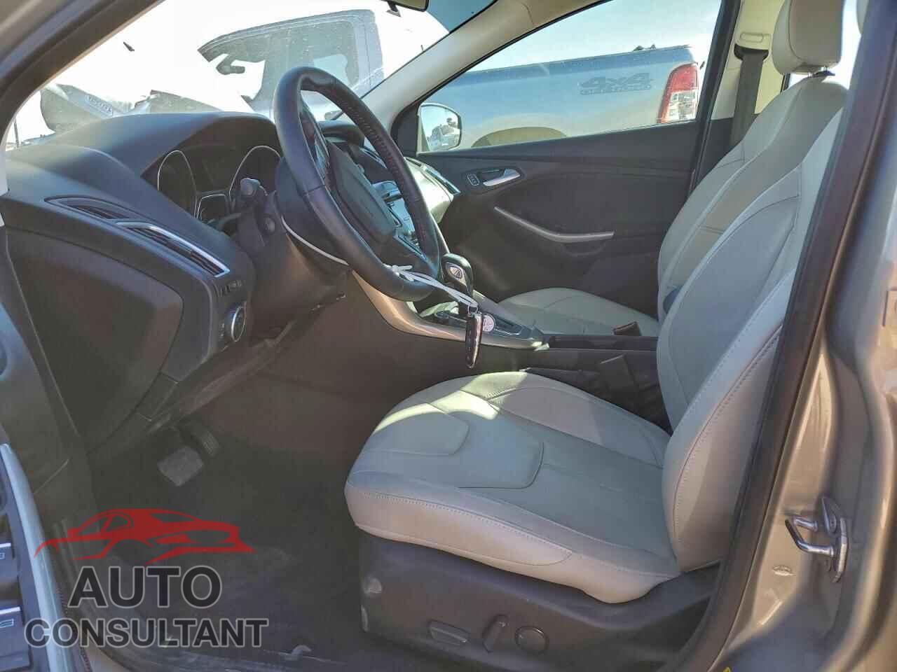 FORD FOCUS 2015 - 1FADP3N24FL348423